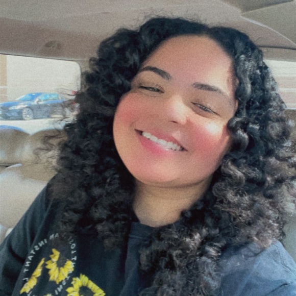 Meet your Posher, Lily - Picture 3 of 3